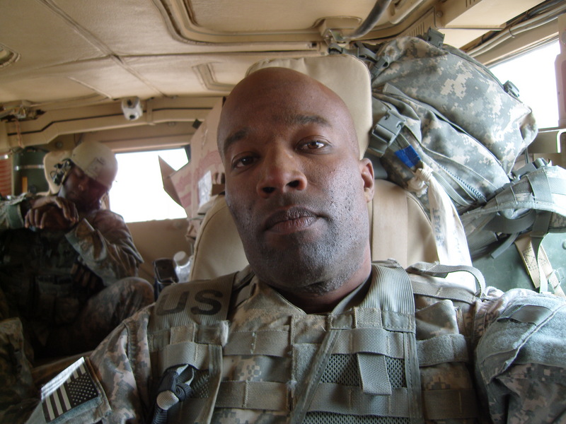 Date this hard body United States man Otis from Heathrow US11533