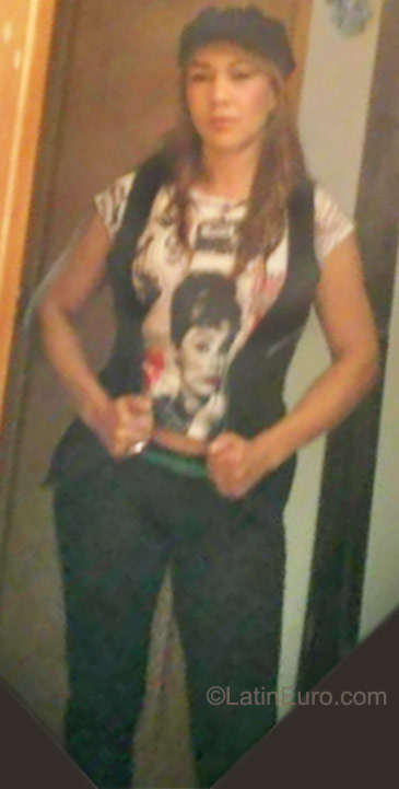 Date this foxy Colombia girl Marcela from Medellin CO8255