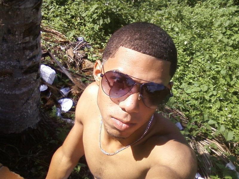 Date this athletic Dominican Republic man Junior01 from Santo Domingo DO9676