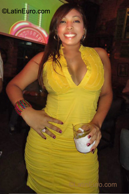 Date this foxy Colombia girl Katerine from Cartagena CO8386