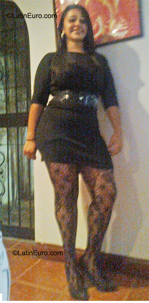 Date this hard body Costa Rica girl Loren from Heredia CR122