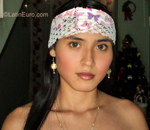 Date this young Colombia girl Amparito from Pereira CO8402