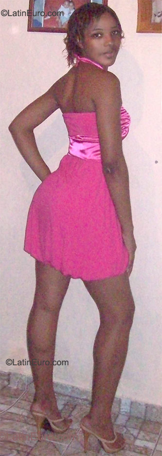 Date this voluptuous Brazil girl Leila Pamela from Rio De Janeiro BR6129