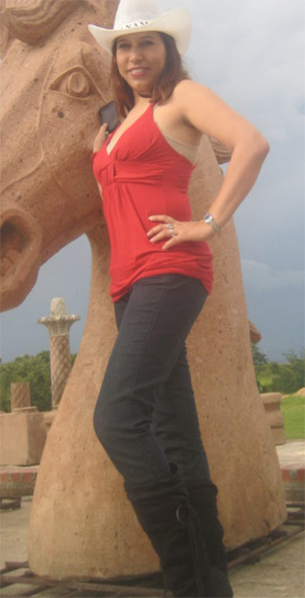 Date this hard body Panama girl Iliana from Panama PA181