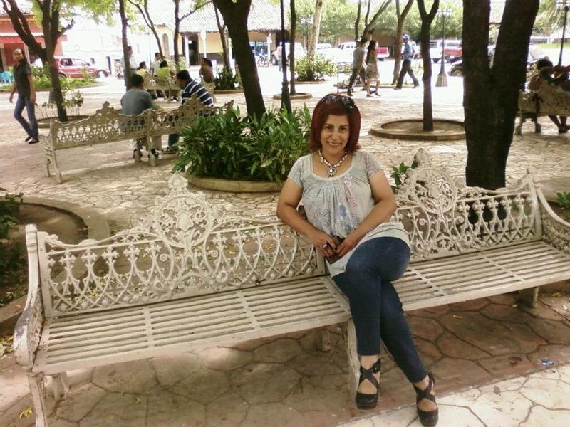 Date this voluptuous Honduras girl Delmy from Tegucigalpa HN469