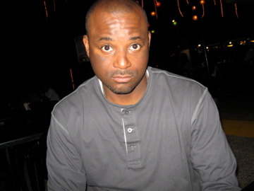 Date this tall United States man Roberto from Fayetteville US11712