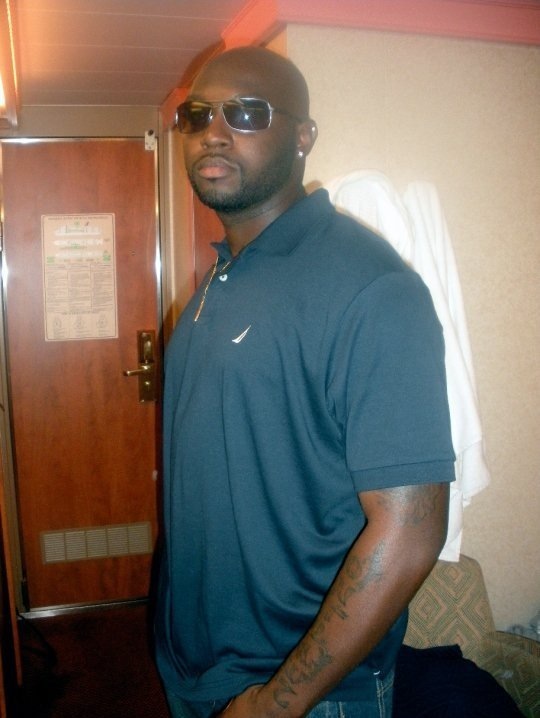 Date this georgeous United States man FRIZZ from Severn US11771