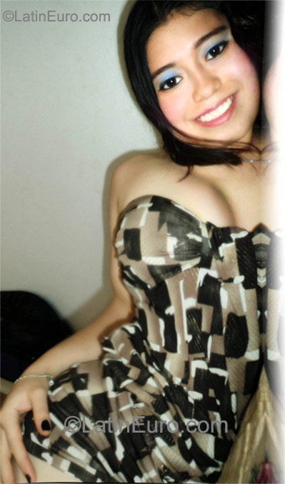 Date this georgeous Colombia girl Alejandra from Cali CO8532