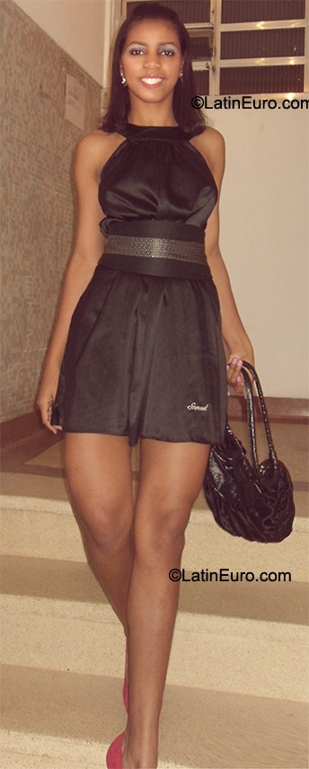 Date this sensual Brazil girl Suzana from Sao Paulo BR6169