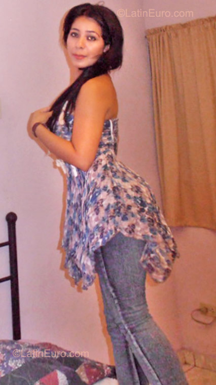 Date this funny Honduras girl Pamelsa from Cortes HN482