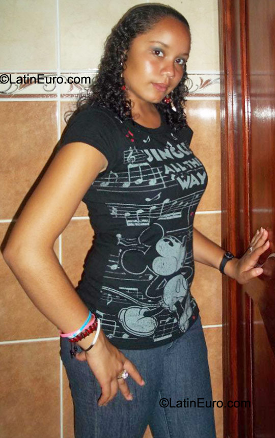 Date this delightful Honduras girl Delma from Tegucigalpa HN484