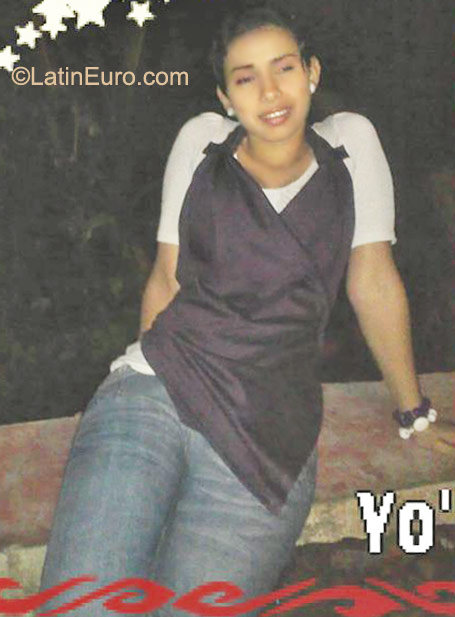 Date this young Honduras girl Lily from San Pedro Sula HN485