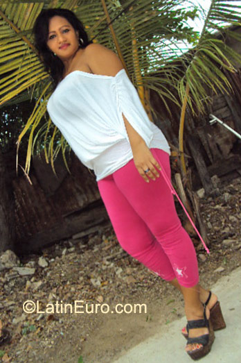 Date this hot Colombia girl Mirna from Sincelejo CO8619