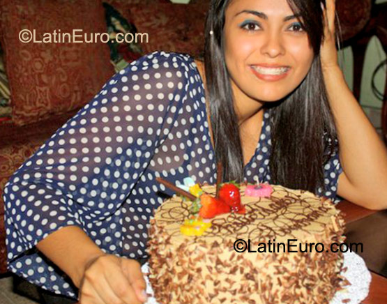 Date this voluptuous Panama girl Angela from Panama City PA193