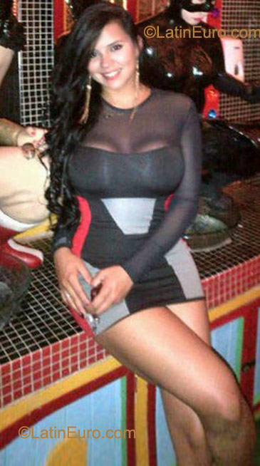 Date this gorgeous Colombia girl Lina1985 from Medellin CO9385
