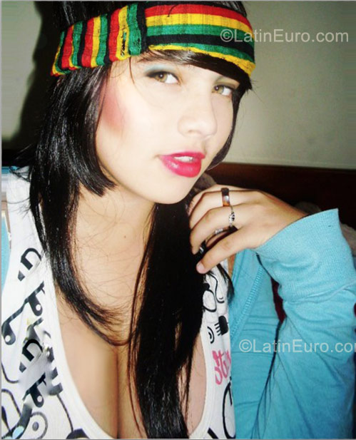 Date this sensual Colombia girl Estefania from Medellin CO8679