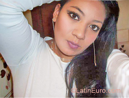 Date this gorgeous Colombia girl Diana from Bogota CO11229