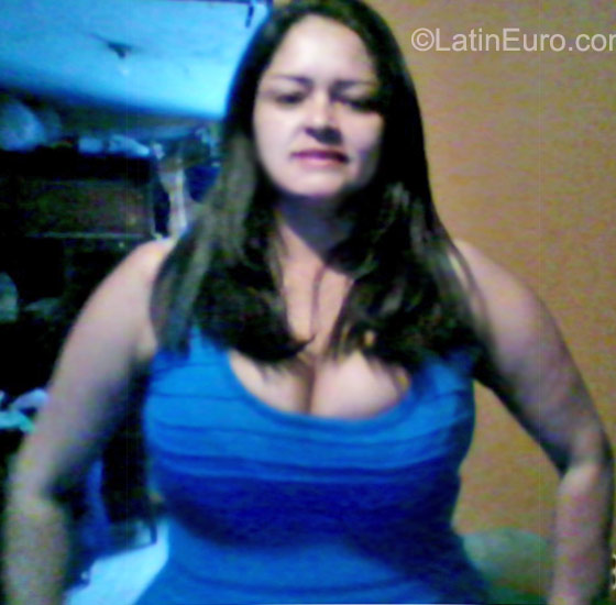 Date this athletic Colombia girl Nohelia from Bogota CO8741