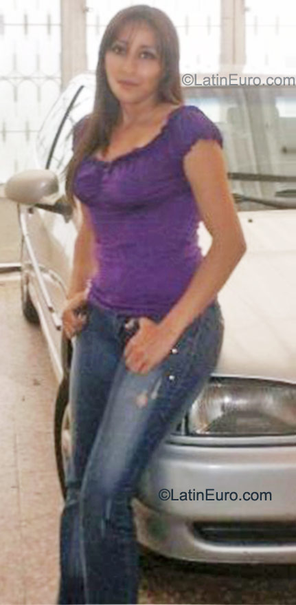Date this voluptuous Colombia girl Andrea Del Pilar from Bogota CO8789