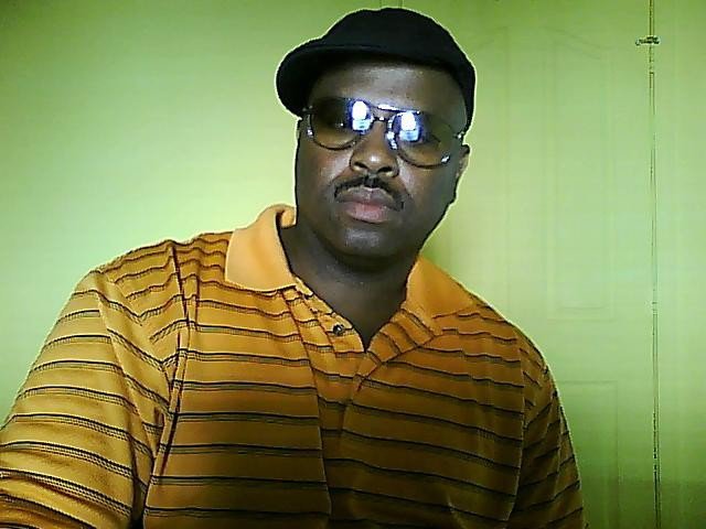 Date this young United States man Phat from Charlotte US11941