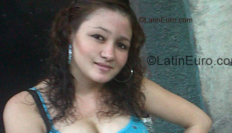 Date this happy Honduras girl Crisly from San Pedro Sula HN522
