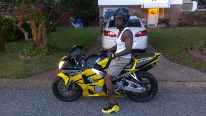 Date this young United States man Ali from Raleigh US12027