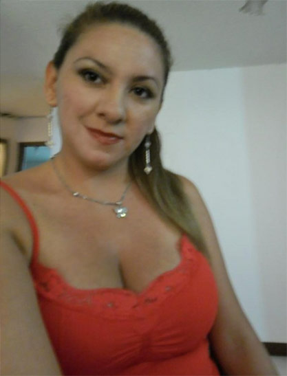 Date this hard body Colombia girl Andrealuna from Ibague CO9006