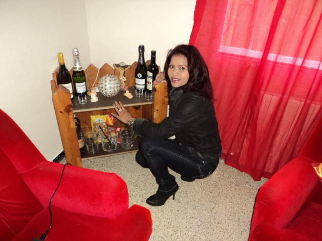 Date this exotic Spain girl Yannette from Sevilla ES221