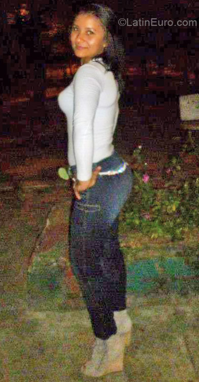Date this passionate Colombia girl Genny from Tulua CO9067