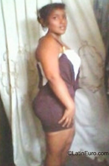 Date this sensual Honduras girl Cynthia from La Ceiba HN543