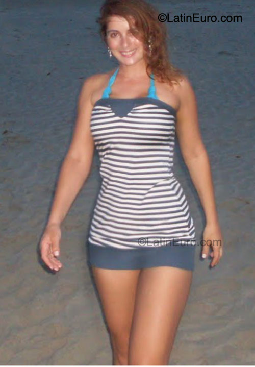 Date this good-looking Brazil girl Lucianagata from Sao Paulo BR6284