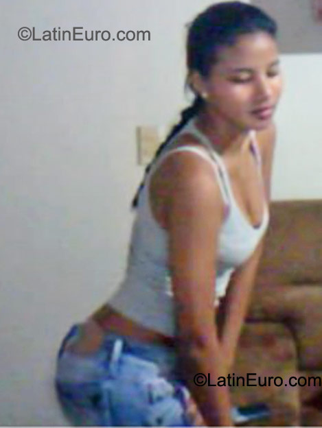 Date this tall Colombia girl Yesica from Cali CO9198