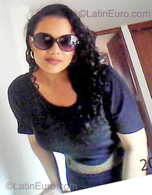 Date this voluptuous Colombia girl Jaquelyn from Medellin CO9269