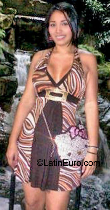 Date this foxy Colombia girl Hada from Cali CO9306