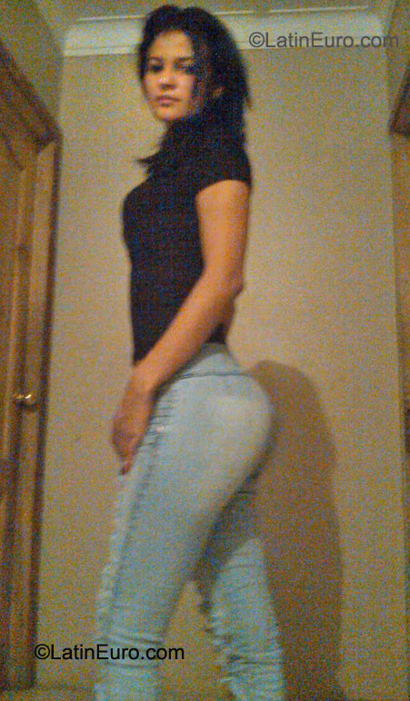 Date this passionate Ecuador girl Hanna77 from Guayaguil EC142