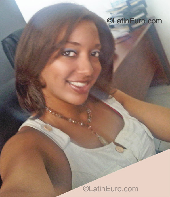 Date this funny Panama girl Carmen from Panama PA242