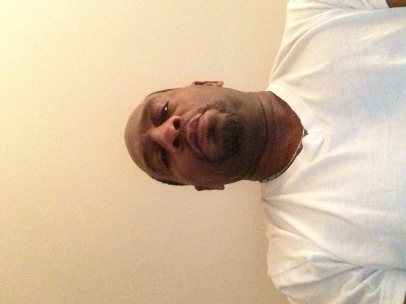 Date this hard body United States man Sirmac from Waldorf US12317