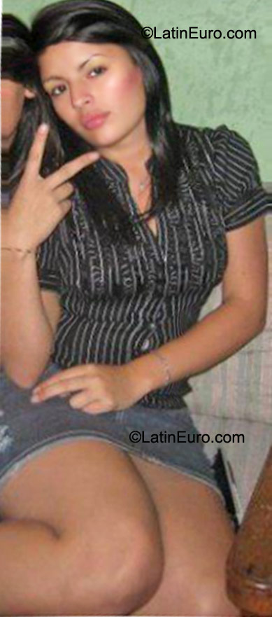 Date this good-looking Colombia girl Johana from Manizales CO9408