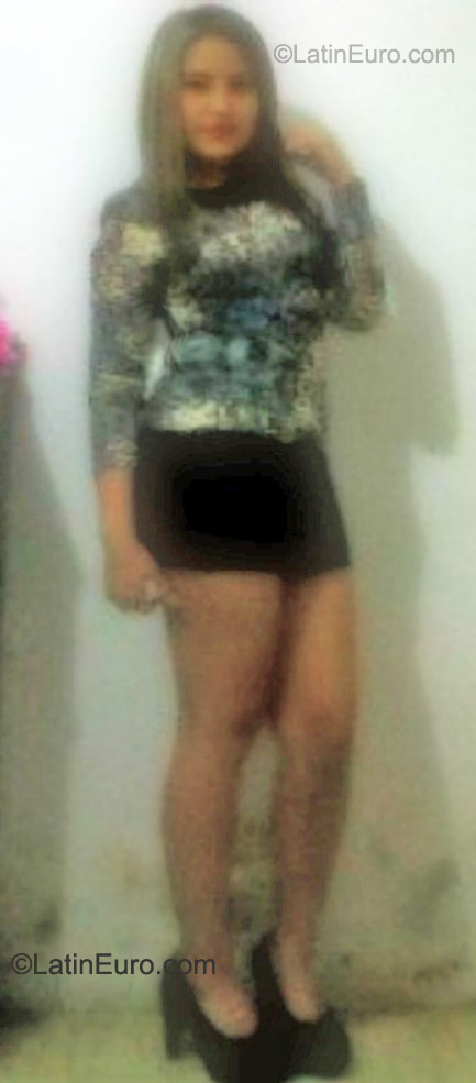 Date this fun Colombia girl Saira from Medellin CO9473