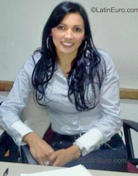 Date this georgeous Colombia girl Luz Miryam from Bogota CO9416