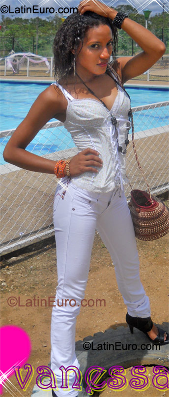 Date this good-looking Colombia girl  from Inirida CO9459