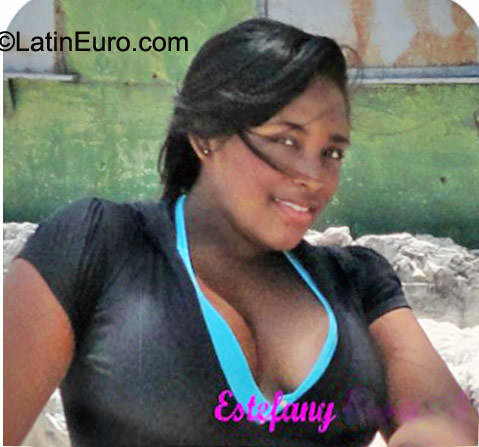 Date this happy Colombia girl Estefany from Cartagena CO9474
