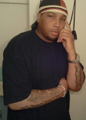 Date this attractive United States man Divine from Jamaica US12376