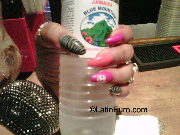 Date this exotic Jamaica girl Lea from Kingston JM439