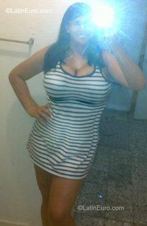 Date this fun Colombia girl Velena from Santo Domingo CO9497