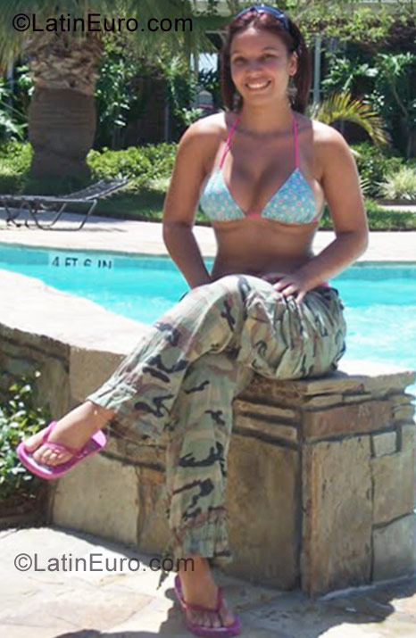 Date this cute Brazil girl Emilse from Belo Horizonte BR6370