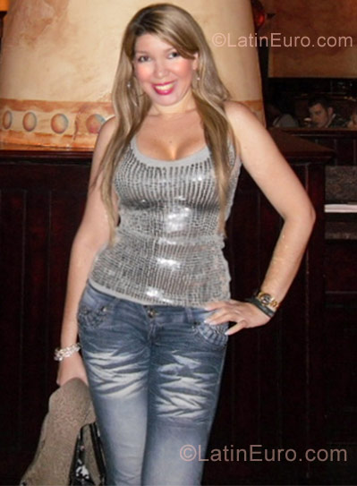 Date this young Colombia girl Nath from Barranquilla CO9545