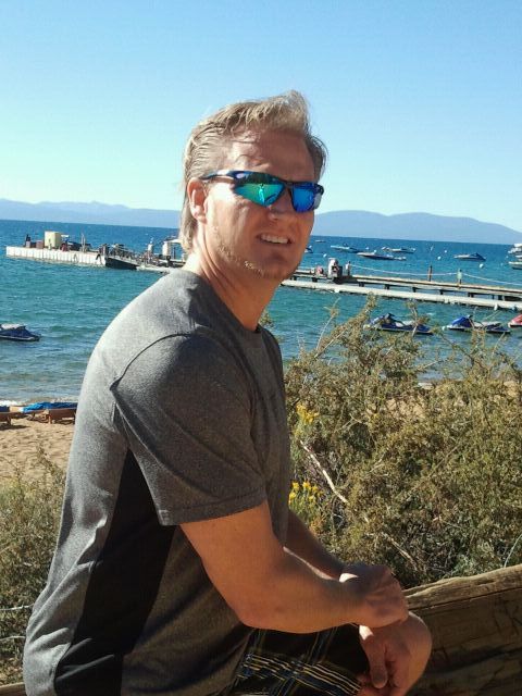 Date this happy United States man Wabo from San Salvador SV37