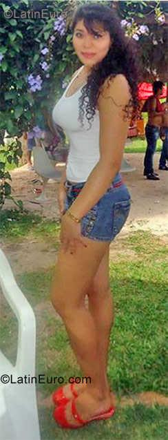 Date this pretty Brazil girl Fabricia from Sao Paulo BR6474