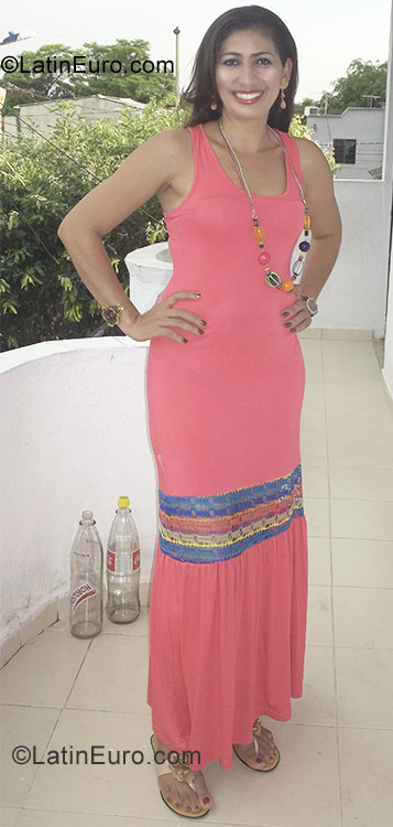 Date this charming Colombia girl Yorce from Cartagena CO9594